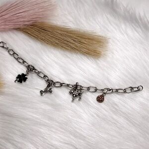 Silver Oval Clasping Link Bracelet w/ Charms